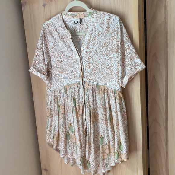 Anthropologie water lily tunic top - Picture 3 of 6